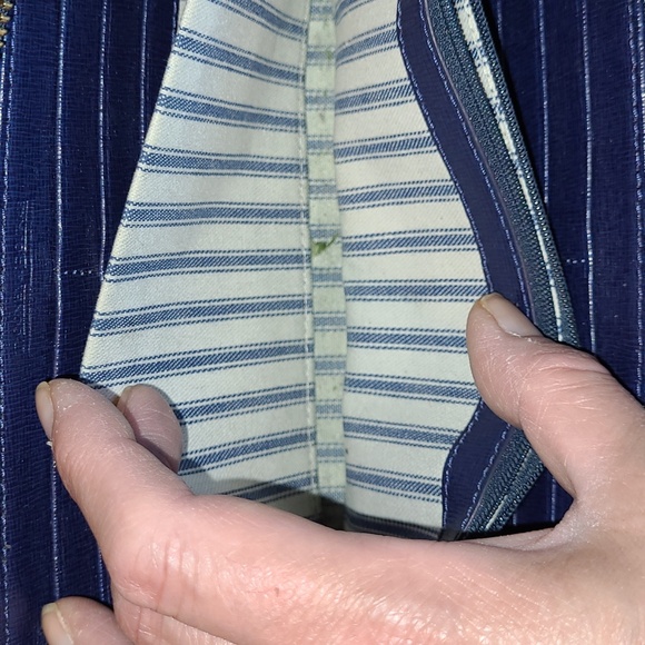 Dooney & Bourke Navy Blue Large Wristlet-Pre-loved. - Picture 9 of 12